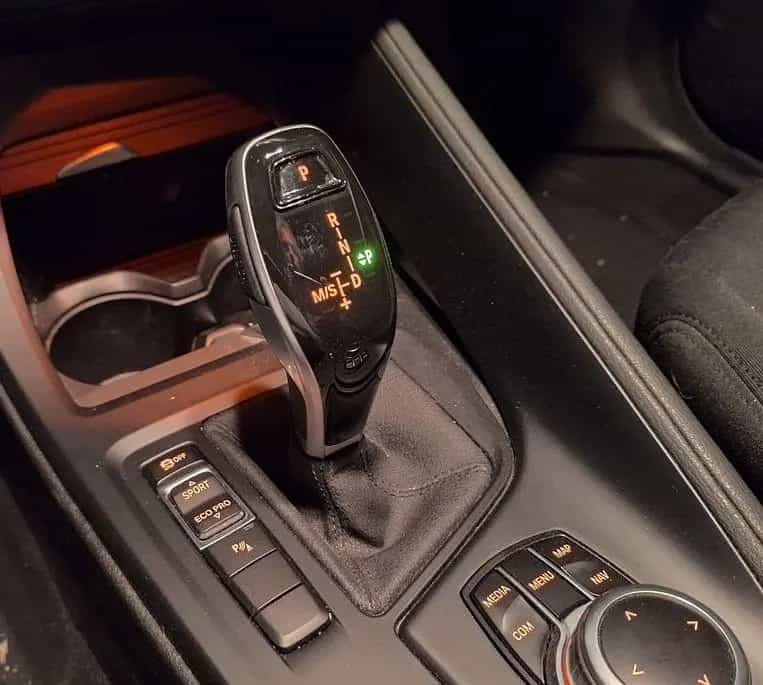 BMW X1 sDrive18i Automatik nur88Tkm Navi SCHIEBEDACH 08/2018-photo-7