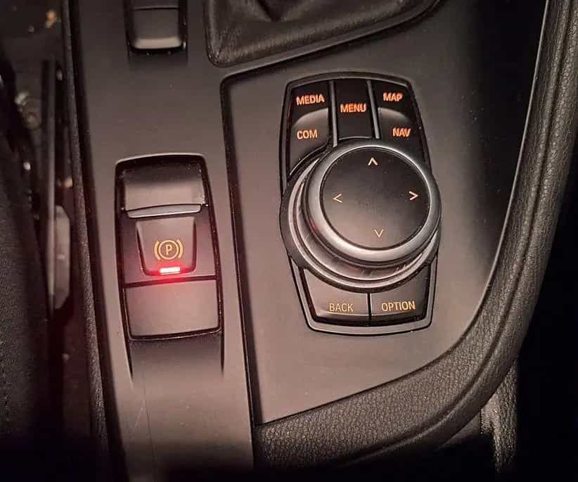 BMW X1 sDrive18i Automatik nur88Tkm Navi SCHIEBEDACH 08/2018-photo-8