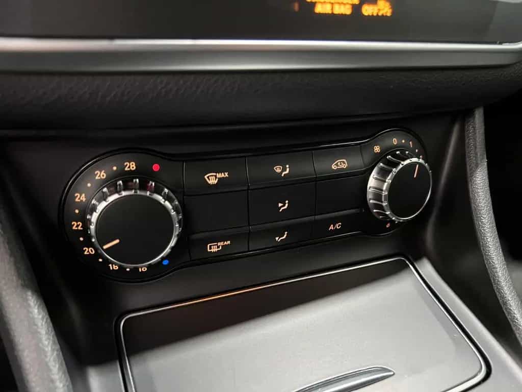 Mercedes-Benz GLA 180 AMG-Line Autom. *Keyless *SHZ *RFK 03/2019-photo-30