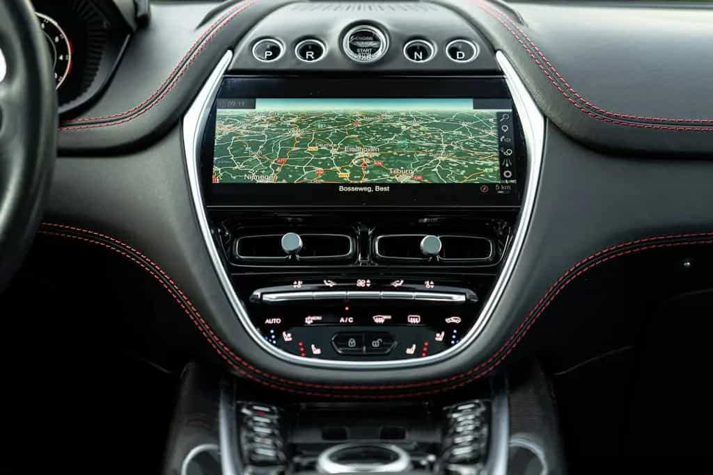 Aston Martin DBX 1/500 | Pano Roof | 4x Seat Ventilation 12/2020-photo-10