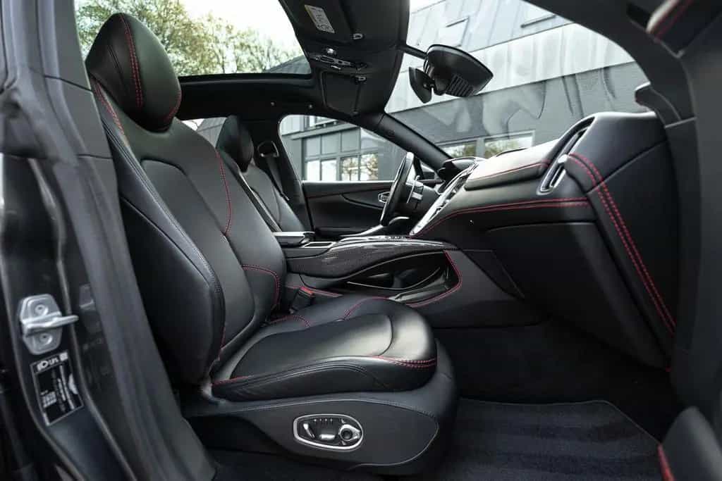 Aston Martin DBX 1/500 | Pano Roof | 4x Seat Ventilation 12/2020-photo-3