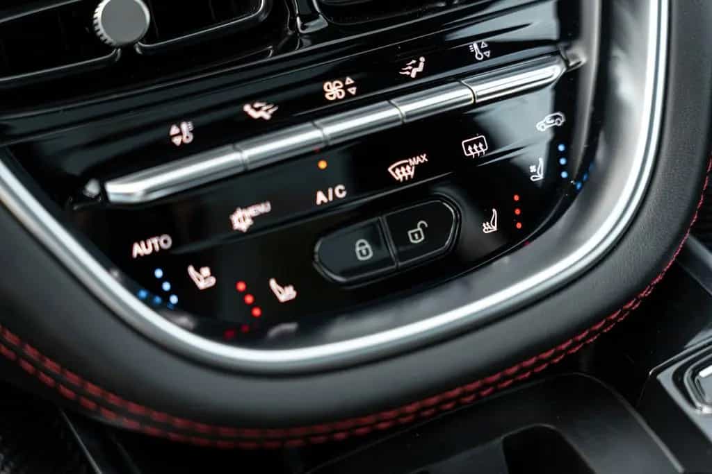Aston Martin DBX 1/500 | Pano Roof | 4x Seat Ventilation 12/2020-photo-9