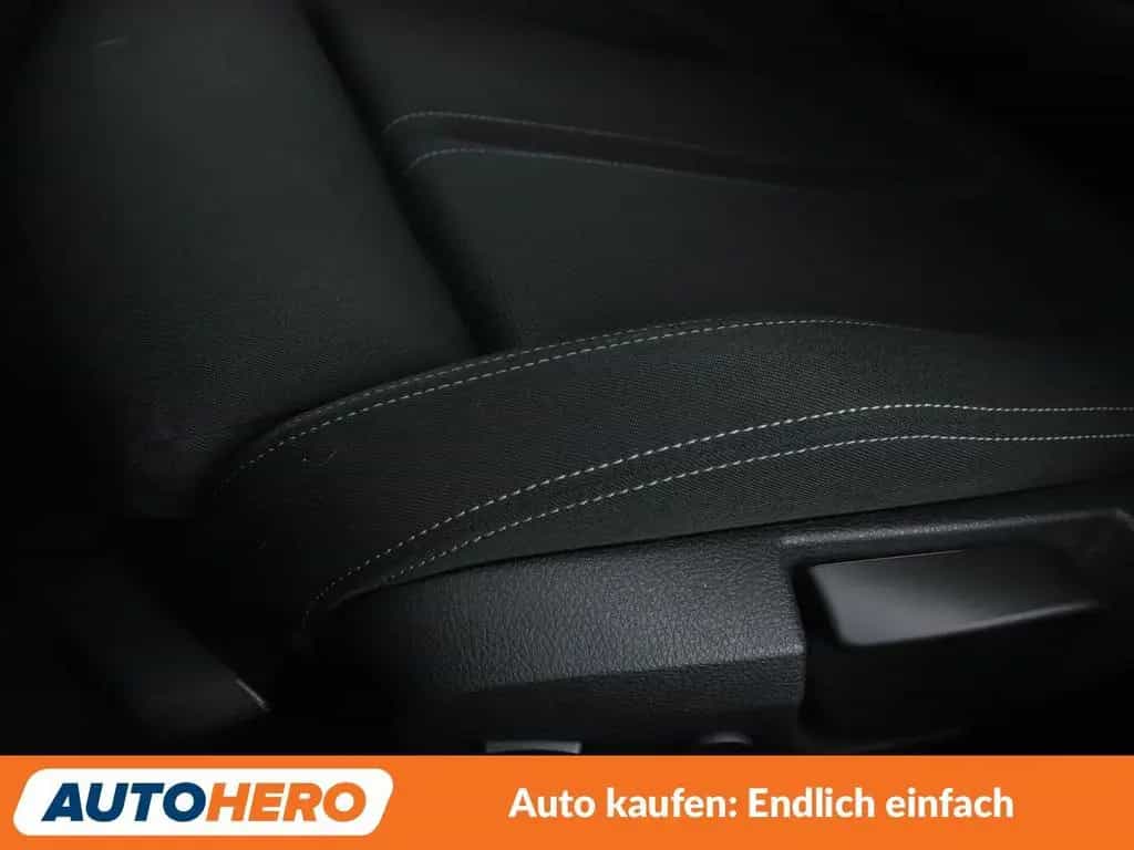 BMW 1 Series 118i Edition Sport Line Shadow Aut*NAVI*LED*PDC* 08/2018-photo-26