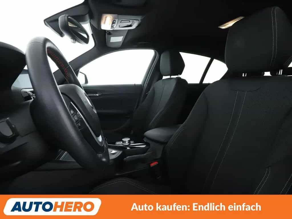 BMW 1 Series 118i Edition Sport Line Shadow Aut*NAVI*LED*PDC* 08/2018-photo-9