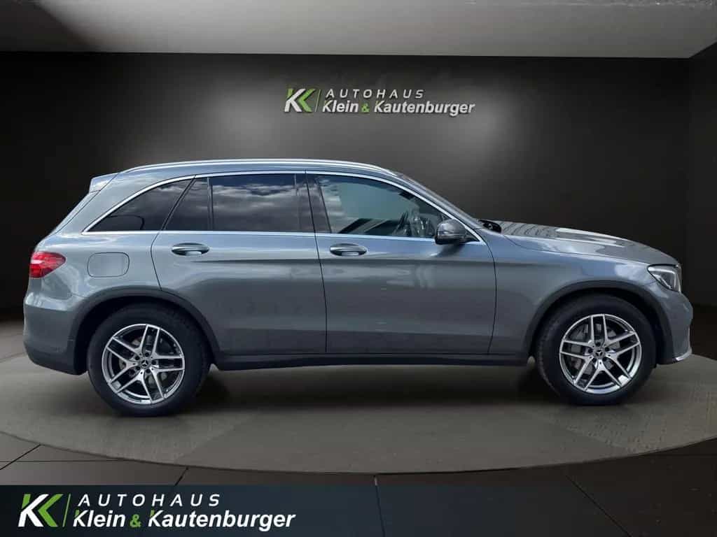 Mercedes-Benz GLC 250 AMG Line 4Matic +PANO+AHK+KAMERA+LED 01/2018-photo-3