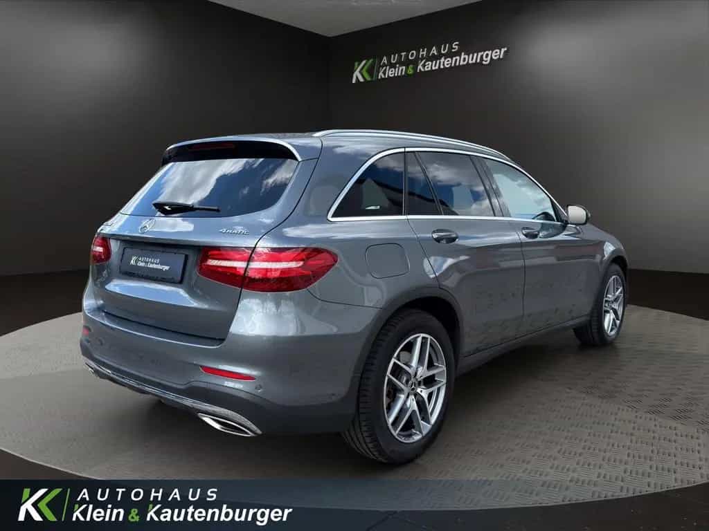 Mercedes-Benz GLC 250 AMG Line 4Matic +PANO+AHK+KAMERA+LED 01/2018-photo-4