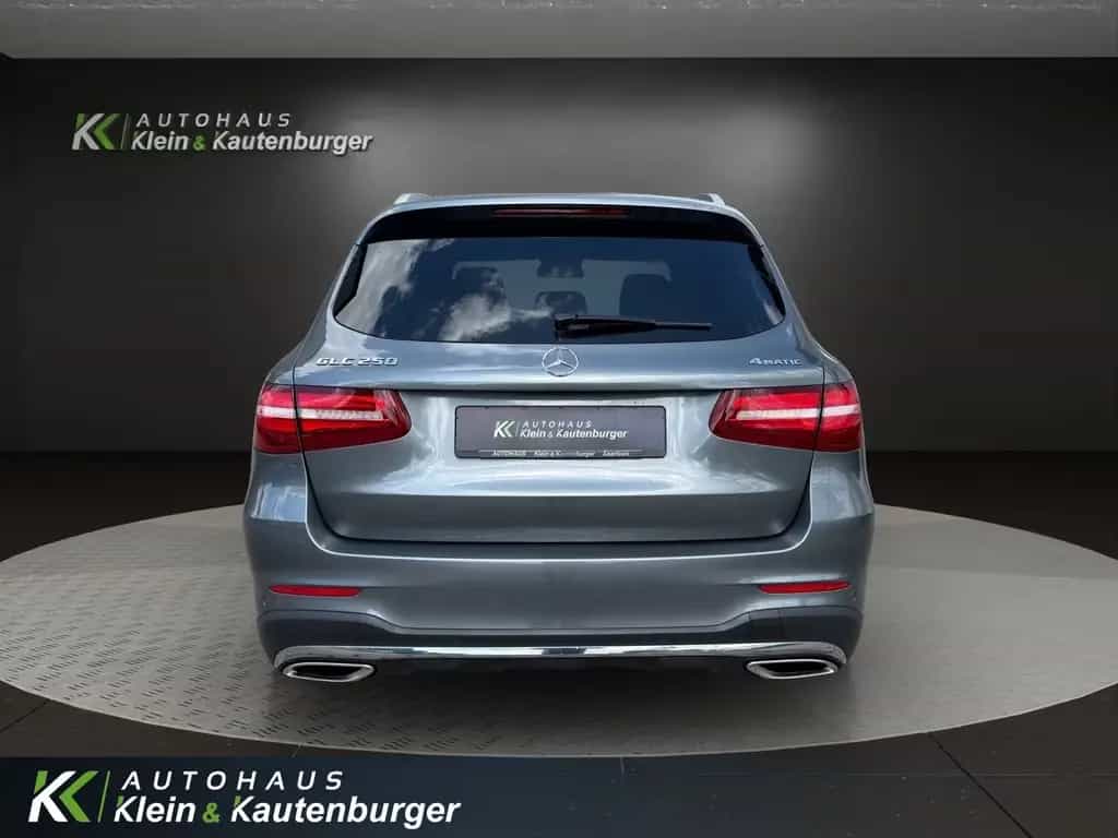 Mercedes-Benz GLC 250 AMG Line 4Matic +PANO+AHK+KAMERA+LED 01/2018-photo-5