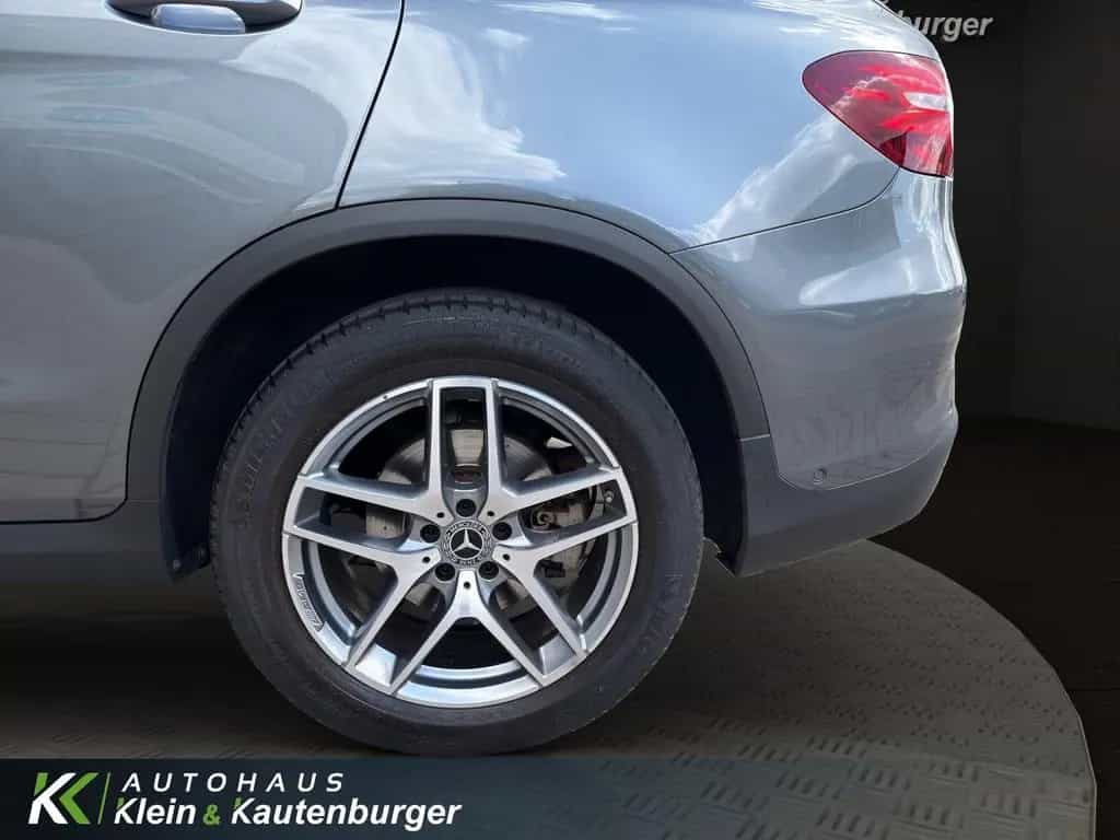 Mercedes-Benz GLC 250 AMG Line 4Matic +PANO+AHK+KAMERA+LED 01/2018-photo-9