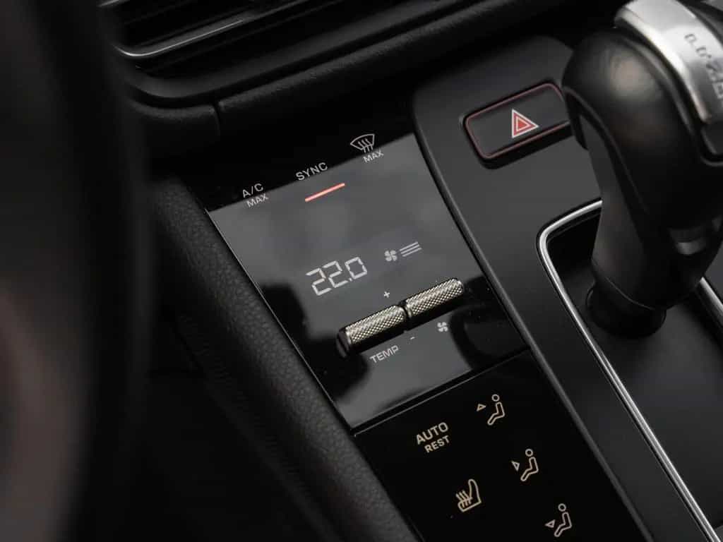 Porsche Macan 14 Wege Sitze Panorama Dachsystem 20 Zoll 04/2023-photo-27