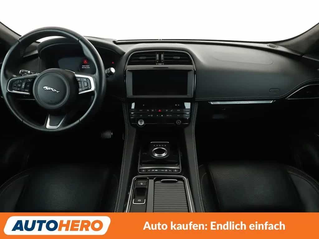 Jaguar F-Pace 20d  AWD  Aut.*NAV*HUD*ACC*CAM*PDC*AHK* 05/2020-photo-11