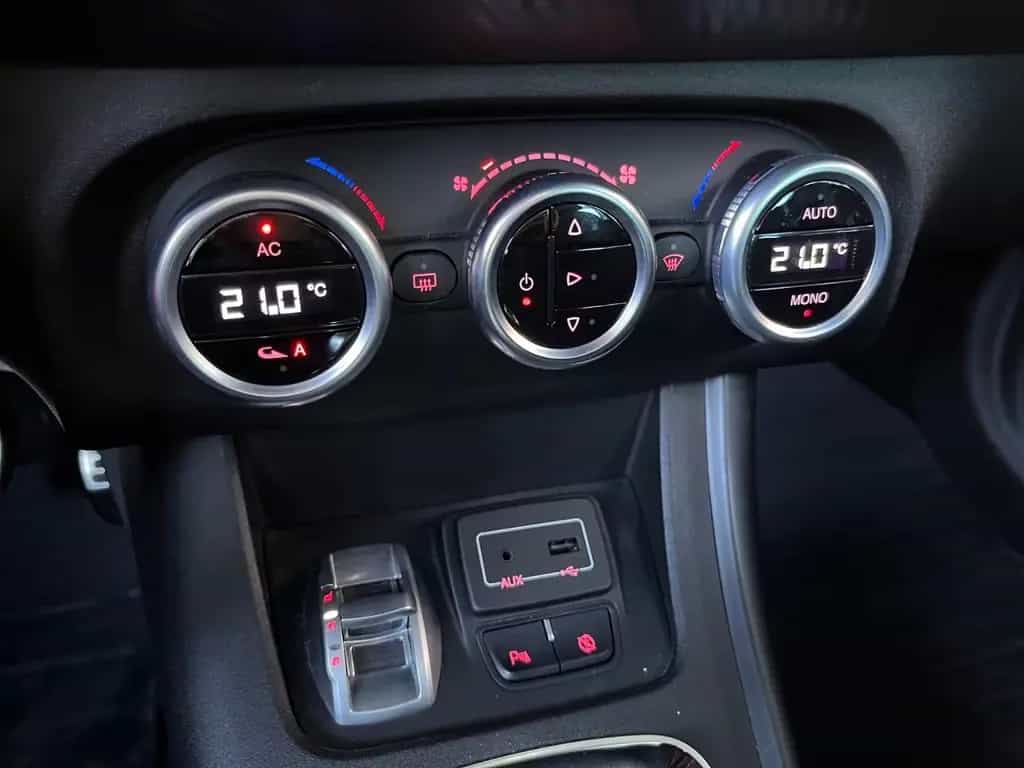 Alfa Romeo Giulietta Sprint PDC NAVI ALU 04/2021-photo-15
