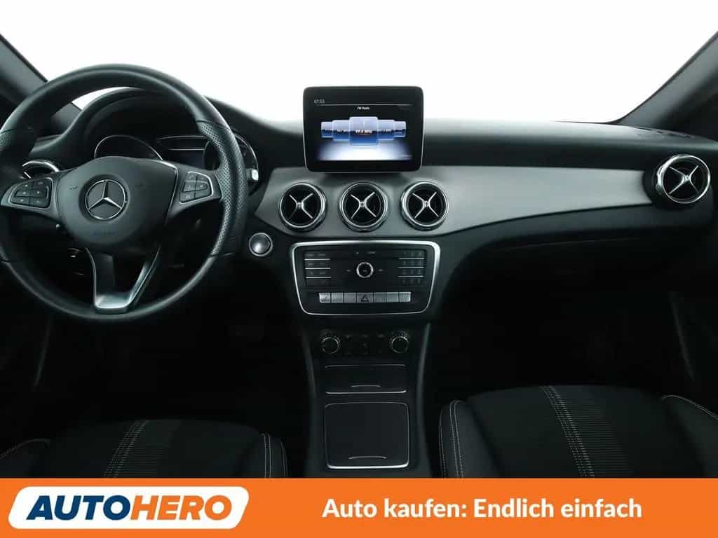 Mercedes-Benz GLA 180 Urban Aut.*LED*NAVI*ACC*CAM*PDC*SHZ* 03/2019-photo-11