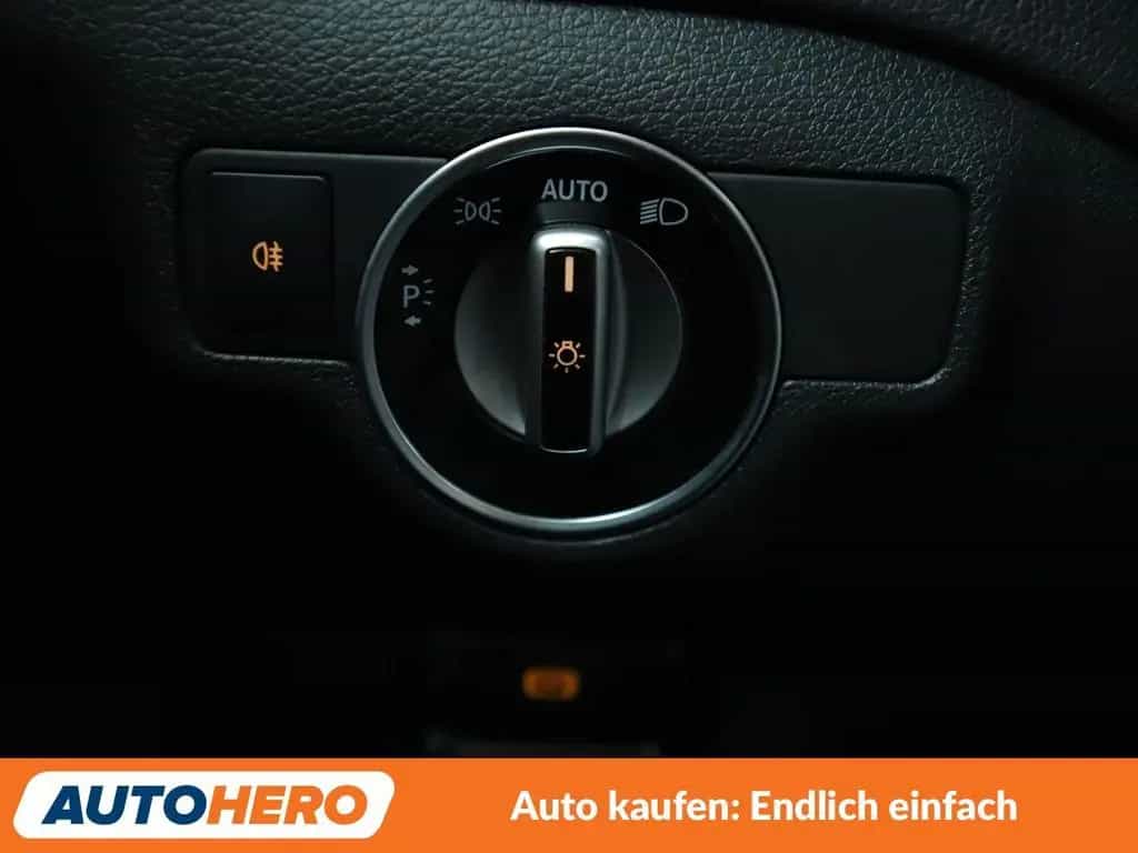 Mercedes-Benz GLA 180 Urban Aut.*LED*NAVI*ACC*CAM*PDC*SHZ* 03/2019-photo-27