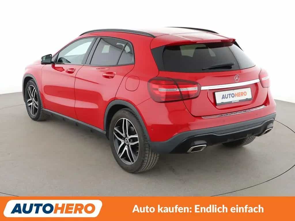 Mercedes-Benz GLA 180 Urban Aut.*LED*NAVI*ACC*CAM*PDC*SHZ* 03/2019-photo-3