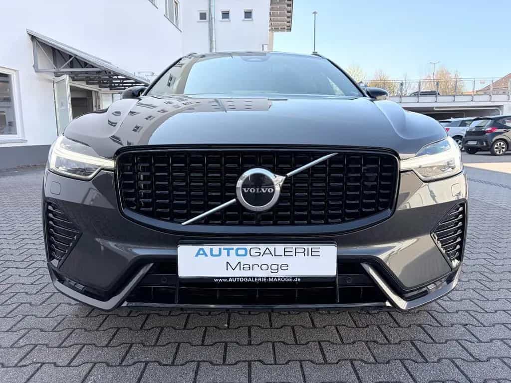 Volvo XC60 B4 D R Design PANO/STANDH./HUD/MEMORY/21" 01/2022-photo-1