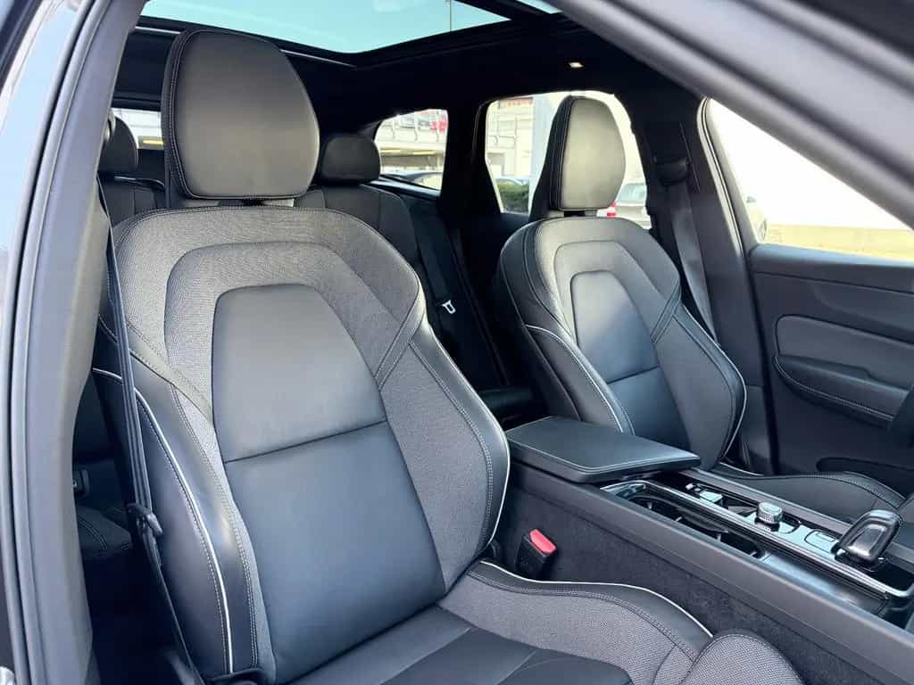 Volvo XC60 B4 D R Design PANO/STANDH./HUD/MEMORY/21" 01/2022-photo-10