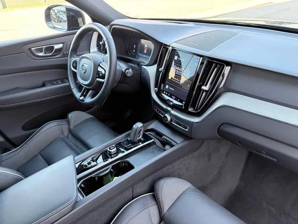 Volvo XC60 B4 D R Design PANO/STANDH./HUD/MEMORY/21" 01/2022-photo-11