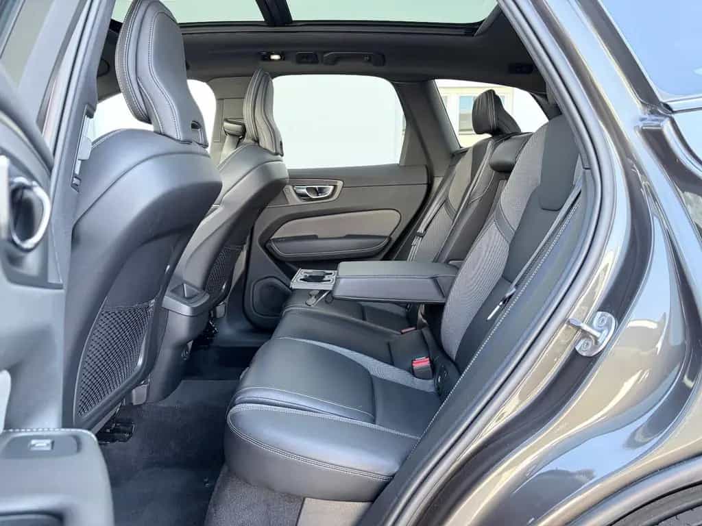 Volvo XC60 B4 D R Design PANO/STANDH./HUD/MEMORY/21" 01/2022-photo-16