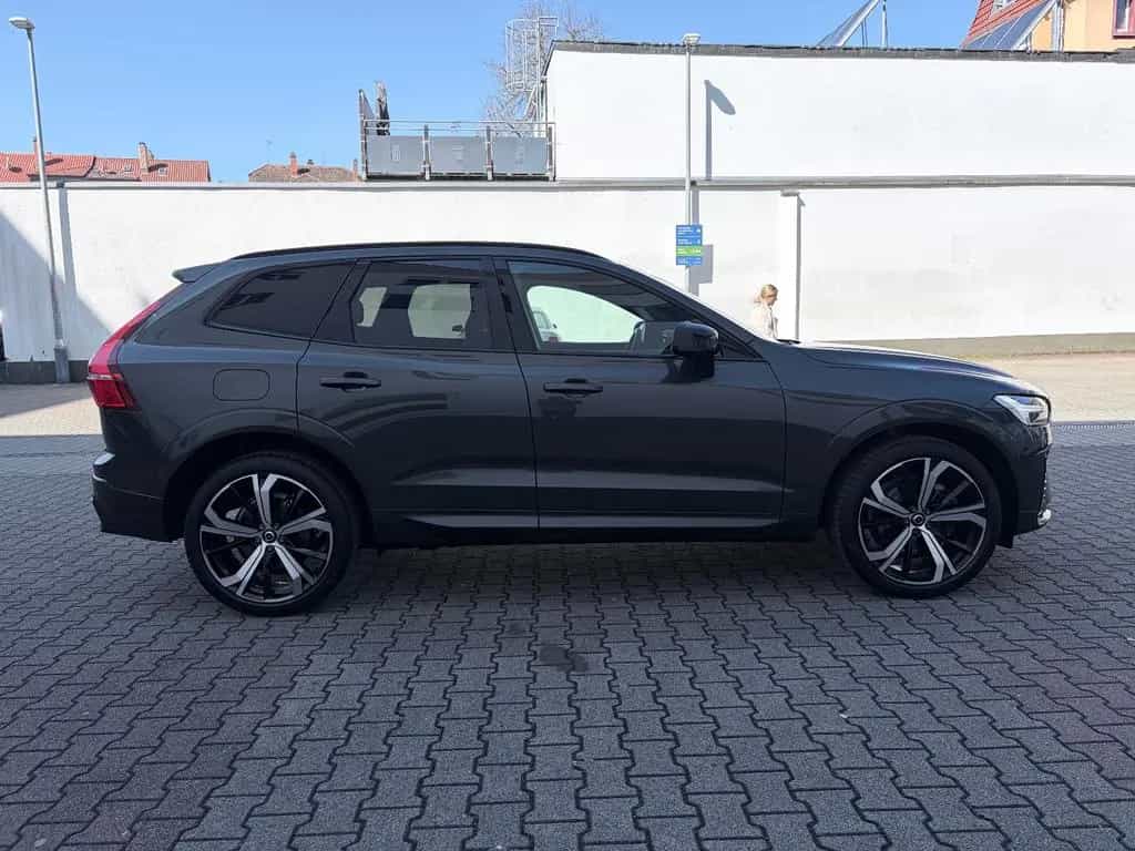 Volvo XC60 B4 D R Design PANO/STANDH./HUD/MEMORY/21" 01/2022-photo-3