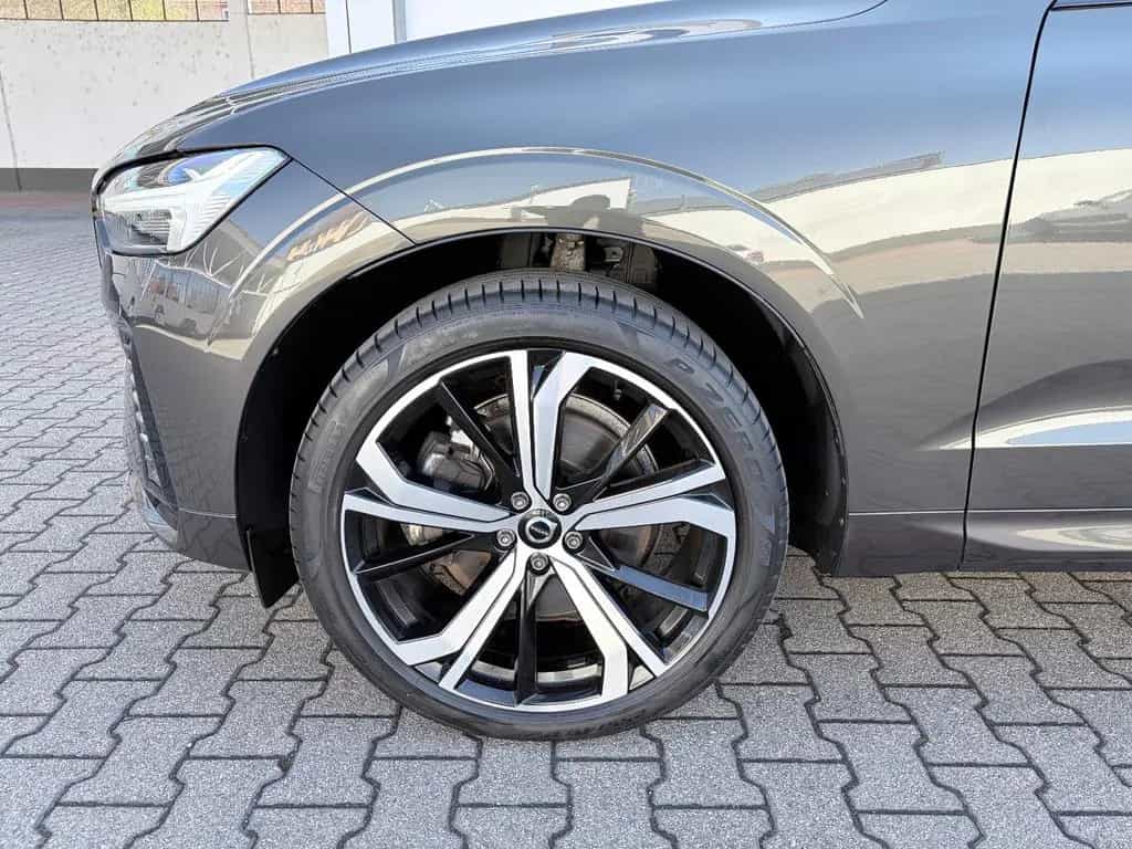 Volvo XC60 B4 D R Design PANO/STANDH./HUD/MEMORY/21" 01/2022-photo-8