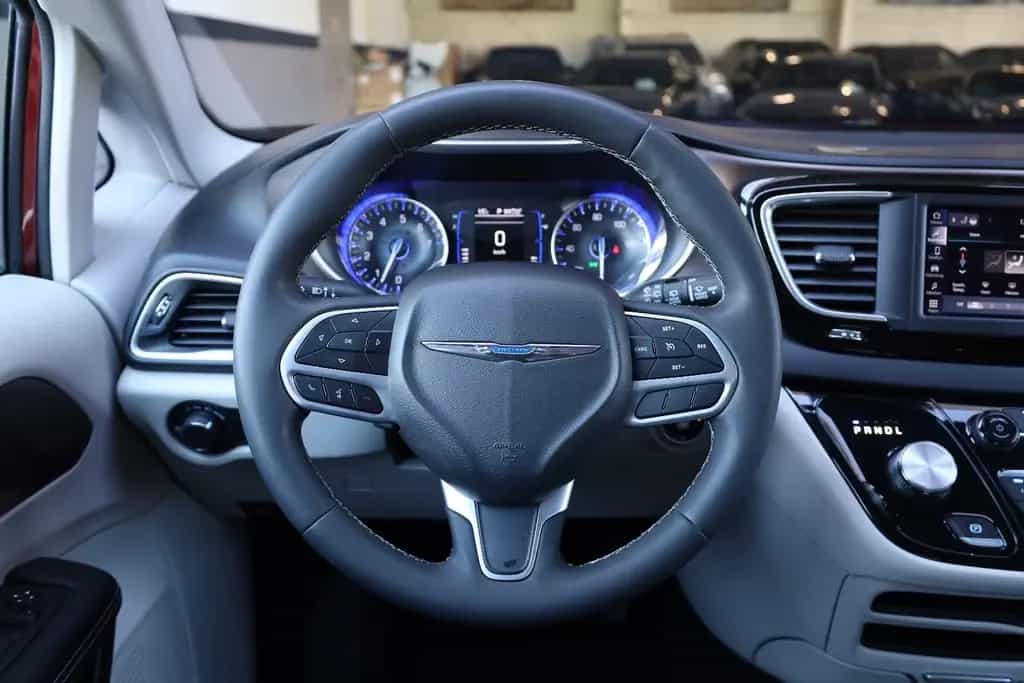 Chrysler Pacifica Voyager LX 3.6 V6/SHZ/LHZ/KAMERA/7-Sitzer/R17 04/2023-photo-12