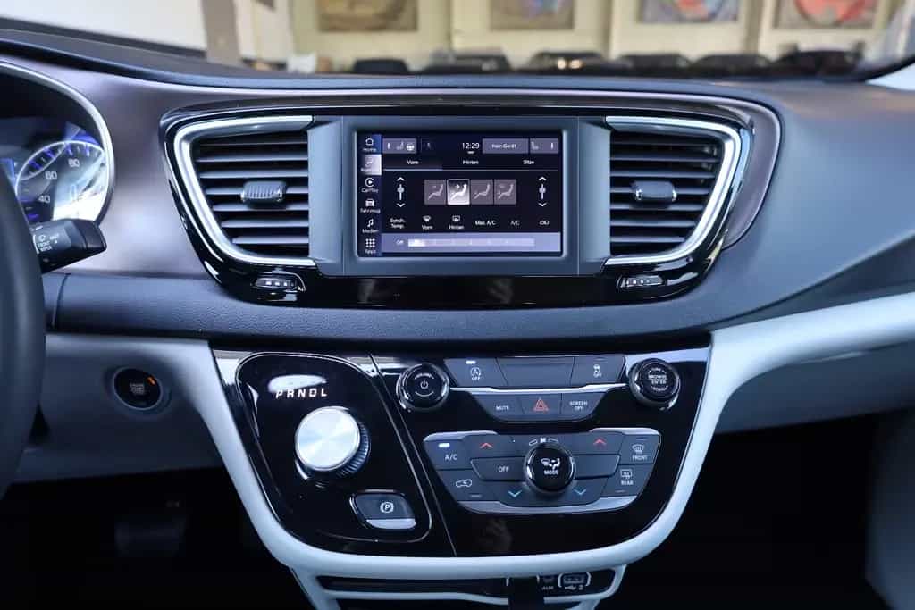 Chrysler Pacifica Voyager LX 3.6 V6/SHZ/LHZ/KAMERA/7-Sitzer/R17 04/2023-photo-14
