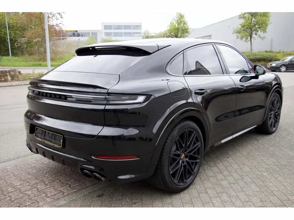 Porsche Cayenne GTS Coupe InnoDrive HUD AHK HA-Lenkung 1 11/2024-photo-2