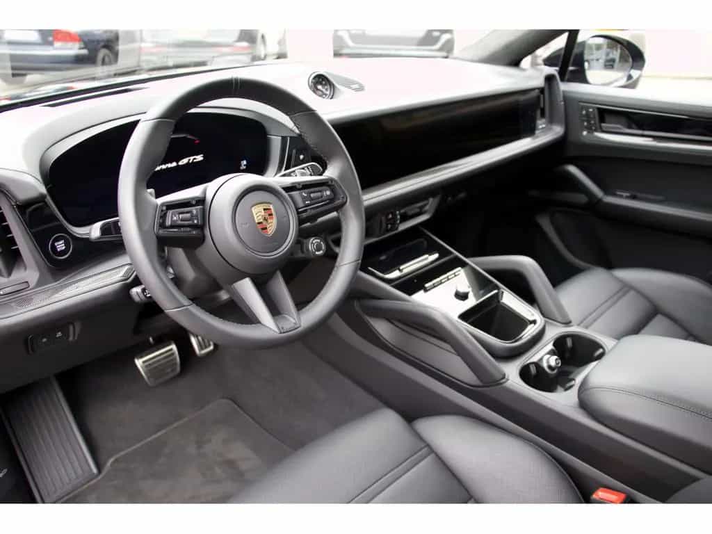 Porsche Cayenne GTS Coupe InnoDrive HUD AHK HA-Lenkung 1 11/2024-photo-5