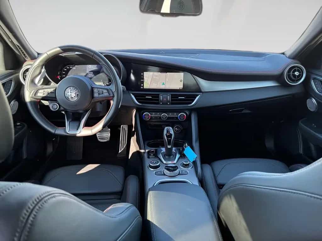 Alfa Romeo Giulia Competizione Q4 11/2023-photo-11