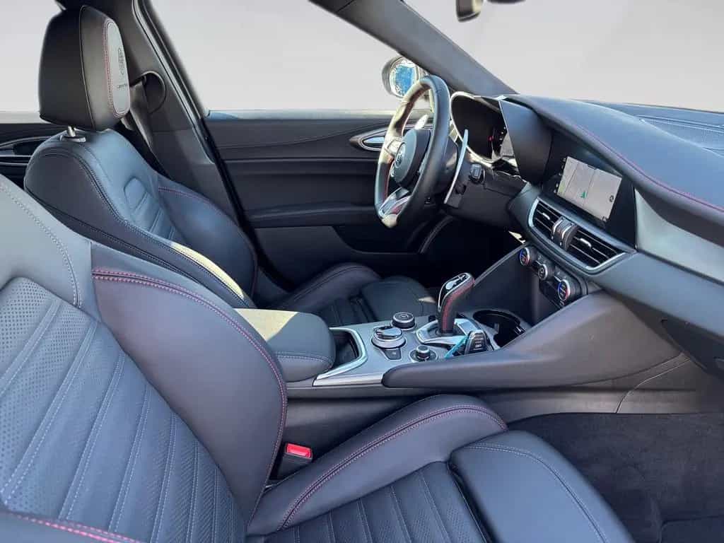 Alfa Romeo Giulia Competizione Q4 11/2023-photo-14