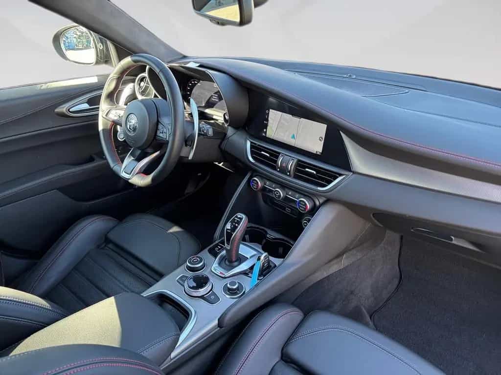 Alfa Romeo Giulia Competizione Q4 11/2023-photo-15