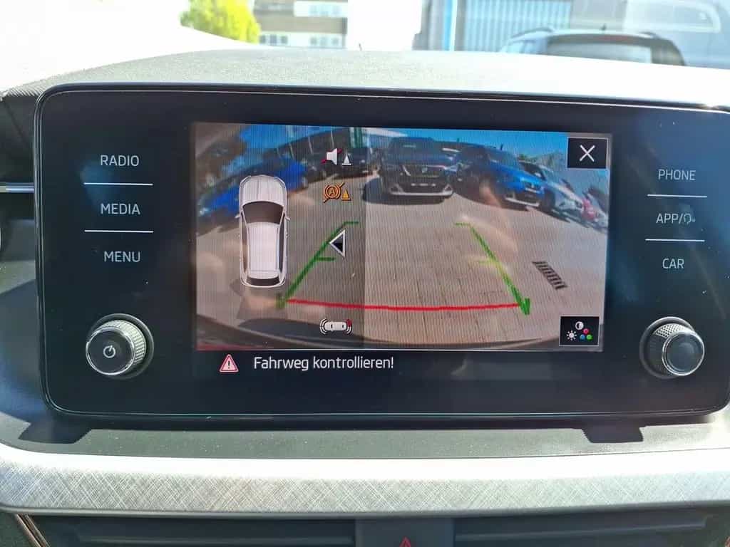 Skoda Kamiq Tour 110PS DSG Voll-LED Smart-Link Kamera 06/2022-photo-21