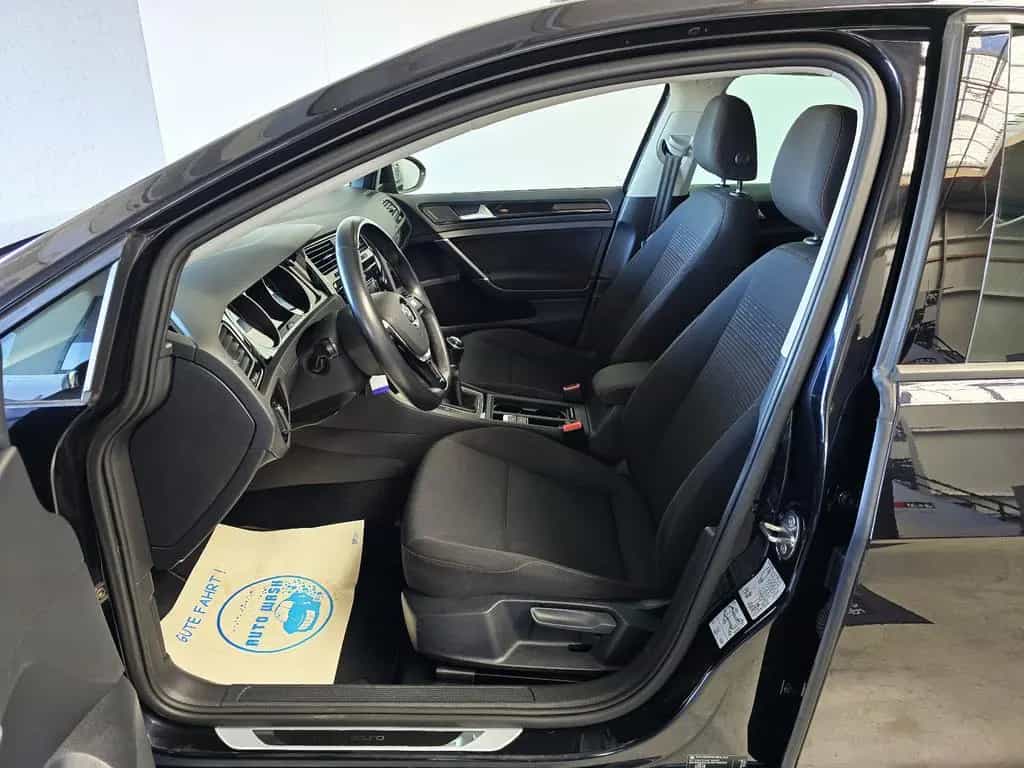 Volkswagen Golf VII Lim. Sound|ACC|PANO|Standheizung|AHK| 02/2018-photo-10
