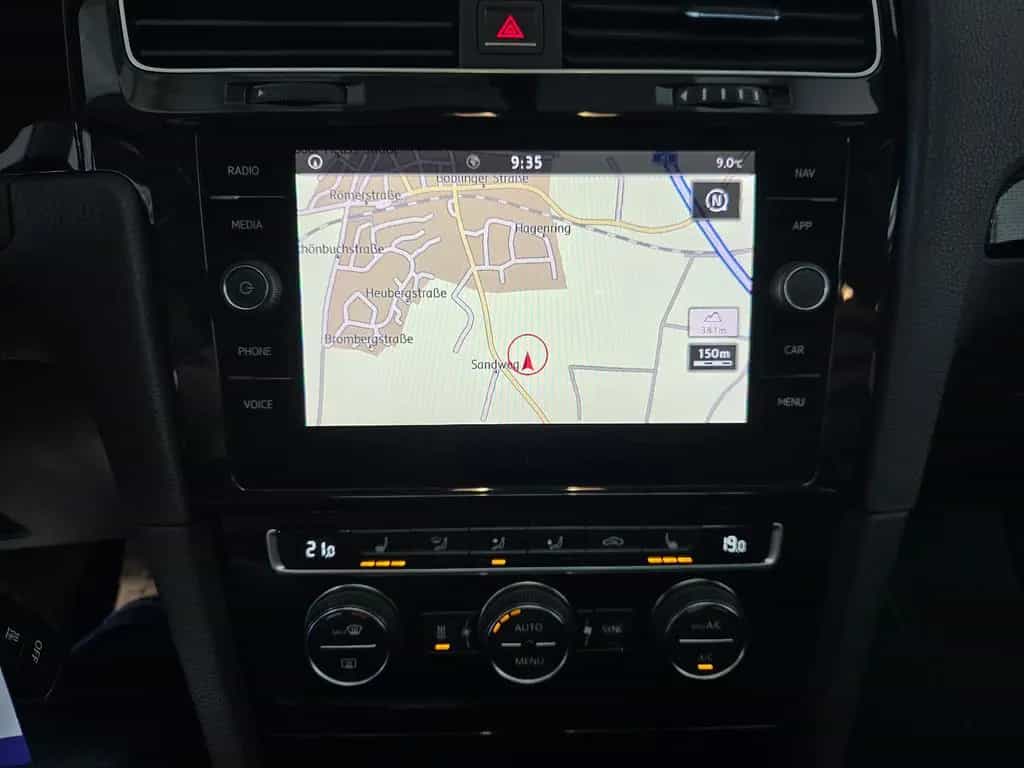 Volkswagen Golf VII Lim. Sound|ACC|PANO|Standheizung|AHK| 02/2018-photo-13