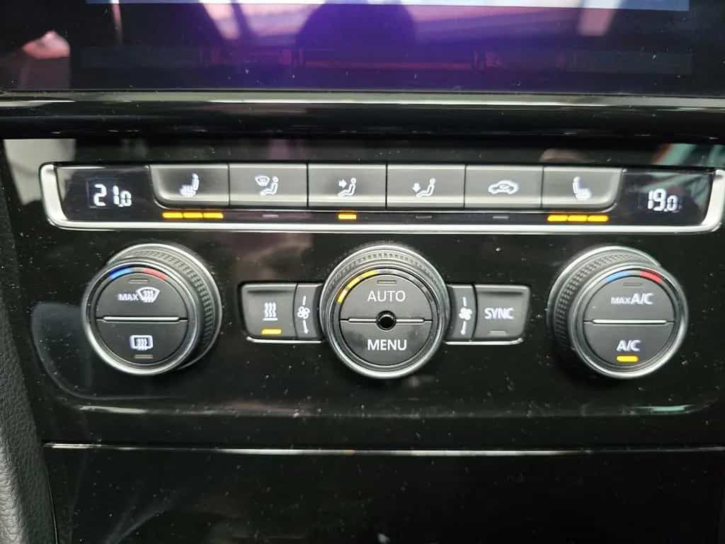 Volkswagen Golf VII Lim. Sound|ACC|PANO|Standheizung|AHK| 02/2018-photo-18