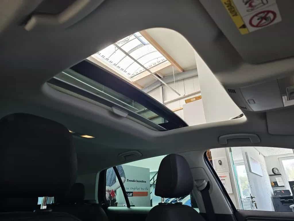Volkswagen Golf VII Lim. Sound|ACC|PANO|Standheizung|AHK| 02/2018-photo-21