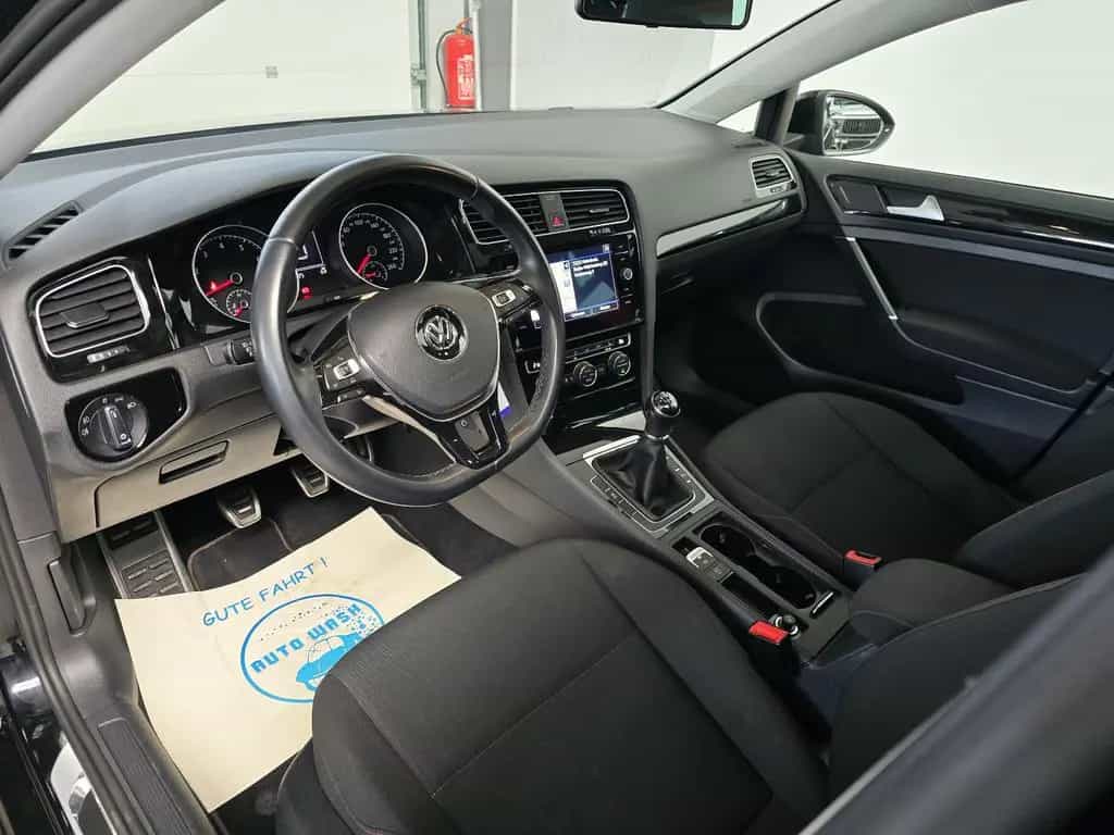 Volkswagen Golf VII Lim. Sound|ACC|PANO|Standheizung|AHK| 02/2018-photo-9