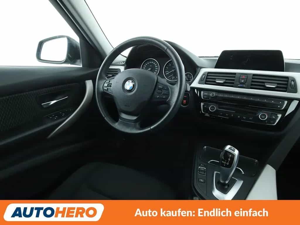 BMW 3 Series 320i Advantage Aut.*PANO*NAVI*LED*SHZ*PDC* 12/2017-photo-12