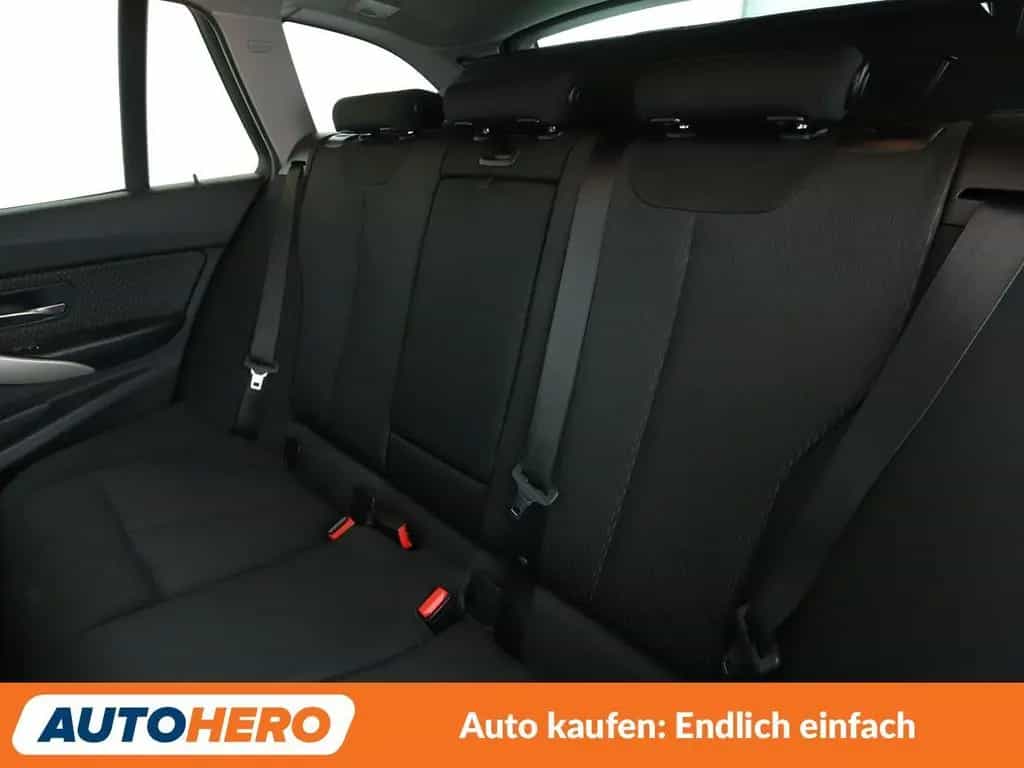 BMW 3 Series 320i Advantage Aut.*PANO*NAVI*LED*SHZ*PDC* 12/2017-photo-13