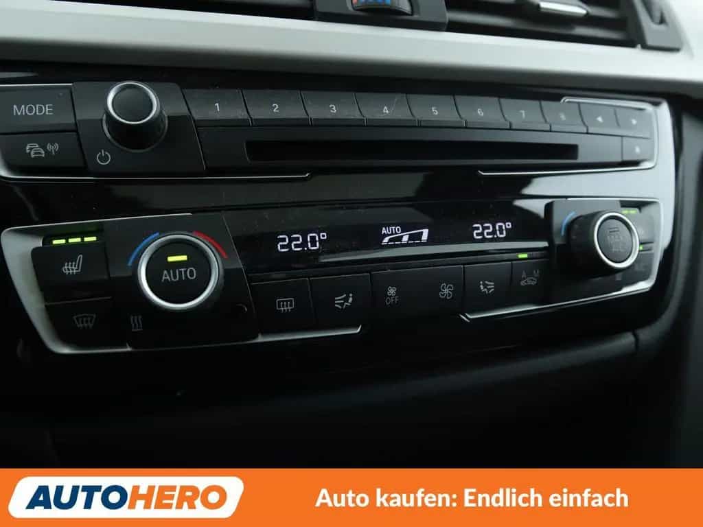 BMW 3 Series 320i Advantage Aut.*PANO*NAVI*LED*SHZ*PDC* 12/2017-photo-22