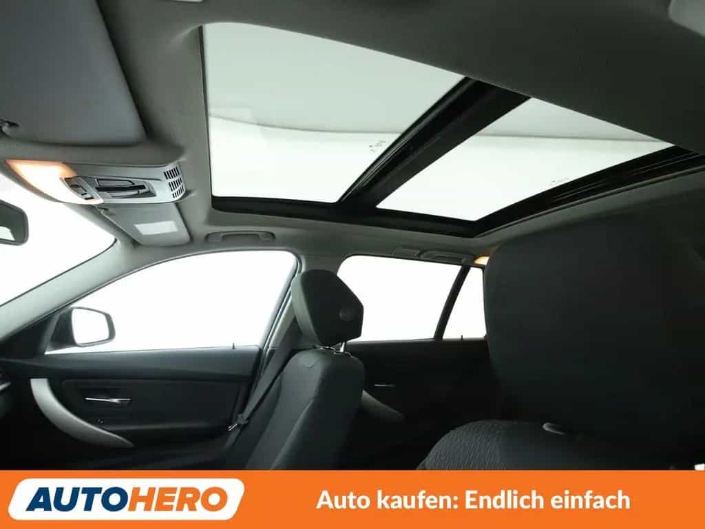 BMW 3 Series 320i Advantage Aut.*PANO*NAVI*LED*SHZ*PDC* 12/2017-photo-26