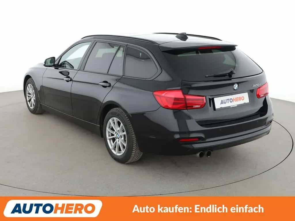 BMW 3 Series 320i Advantage Aut.*PANO*NAVI*LED*SHZ*PDC* 12/2017-photo-3