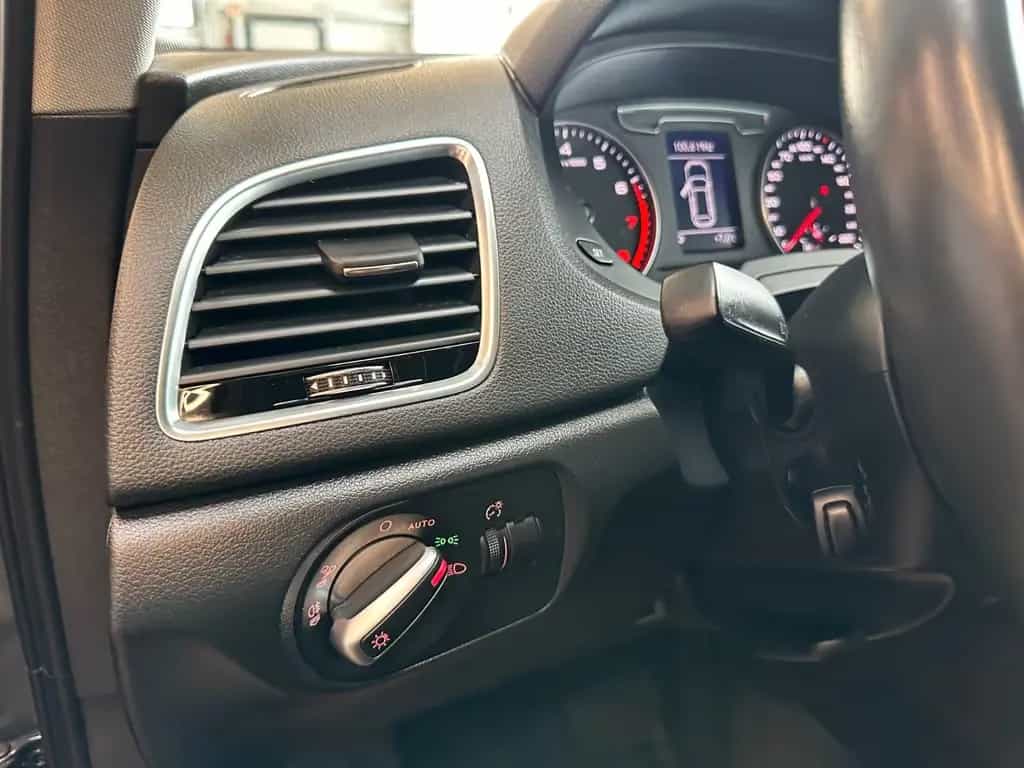 Audi Q3 *BiXenon*Sitzh.*elek. Heckkl.*1.Hand. * 04/2017-photo-14