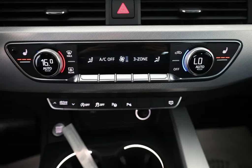 Audi A4 Avant 45 TFSI S Line Leder,Navi,LED,Panorama 03/2019-photo-18
