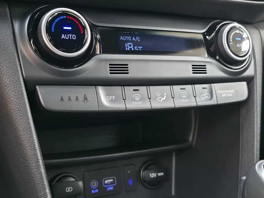 Hyundai KONA 1,6 T-GDI DCT 4WD Style LED HuD NAV 02/2019-photo-11