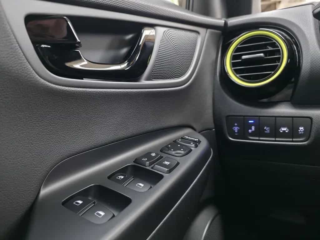 Hyundai KONA 1,6 T-GDI DCT 4WD Style LED HuD NAV 02/2019-photo-16