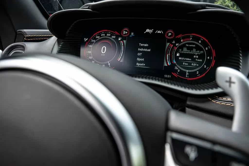 Aston Martin DBX 707 Ceramic Brakes | 23 Inch | 4x Vent.Seats 01/2023-photo-10