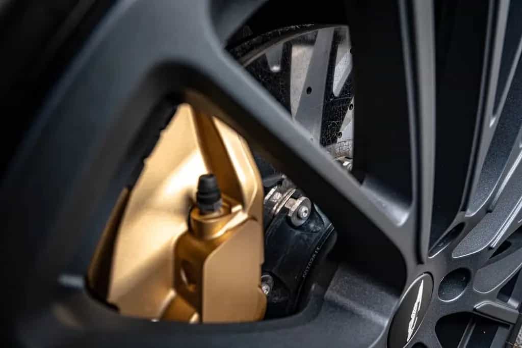 Aston Martin DBX 707 Ceramic Brakes | 23 Inch | 4x Vent.Seats 01/2023-photo-15