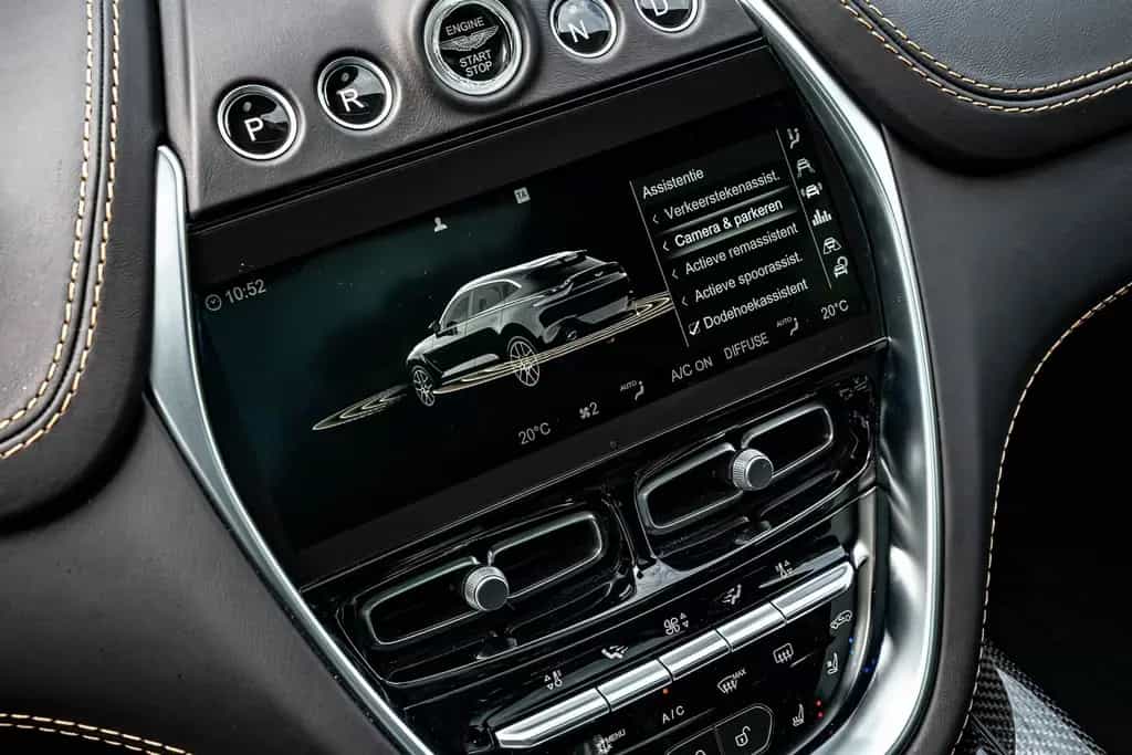 Aston Martin DBX 707 Ceramic Brakes | 23 Inch | 4x Vent.Seats 01/2023-photo-16