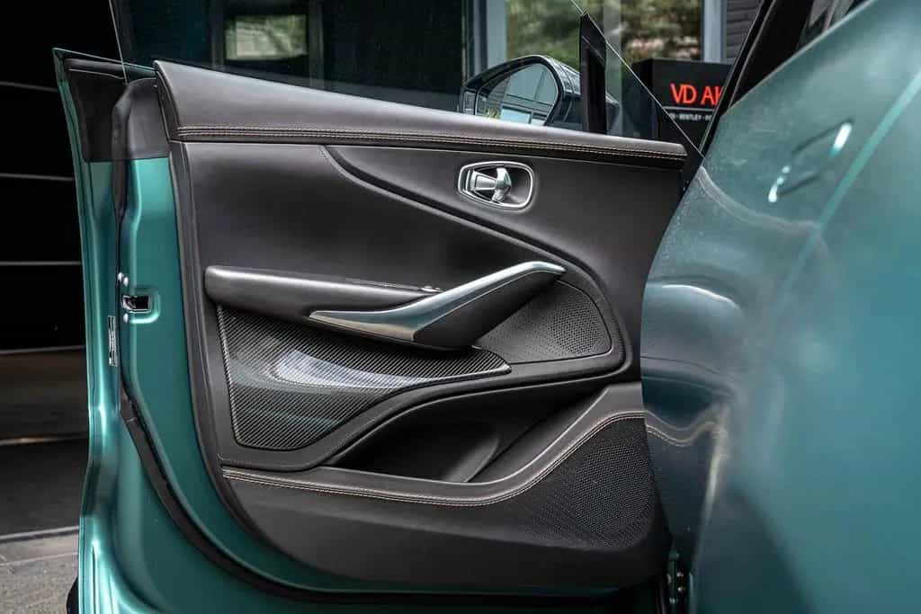 Aston Martin DBX 707 Ceramic Brakes | 23 Inch | 4x Vent.Seats 01/2023-photo-20